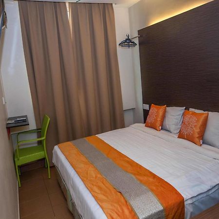 Oyo Rooms Center Point Mall Kota Kinabalu Exterior foto