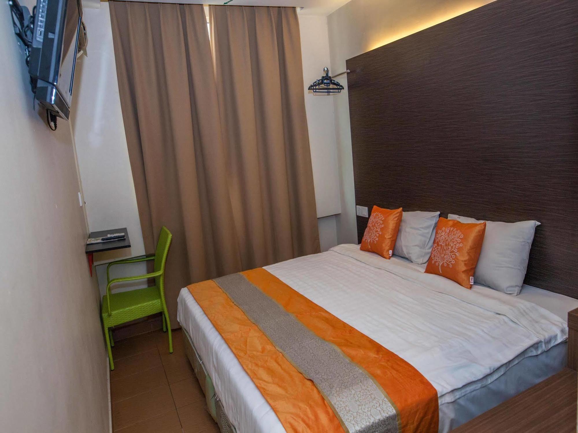 Oyo Rooms Center Point Mall Kota Kinabalu Exterior foto