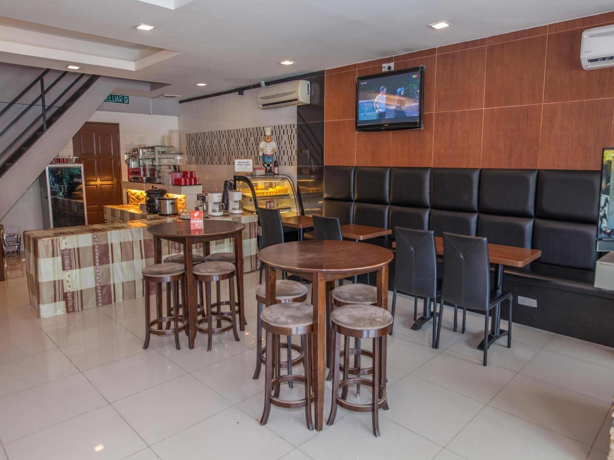 Oyo Rooms Center Point Mall Kota Kinabalu Exterior foto