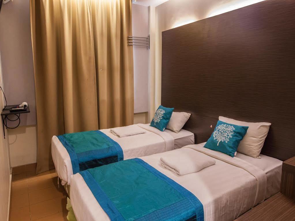 Oyo Rooms Center Point Mall Kota Kinabalu Exterior foto