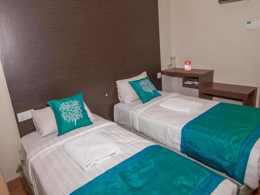 Oyo Rooms Center Point Mall Kota Kinabalu Exterior foto