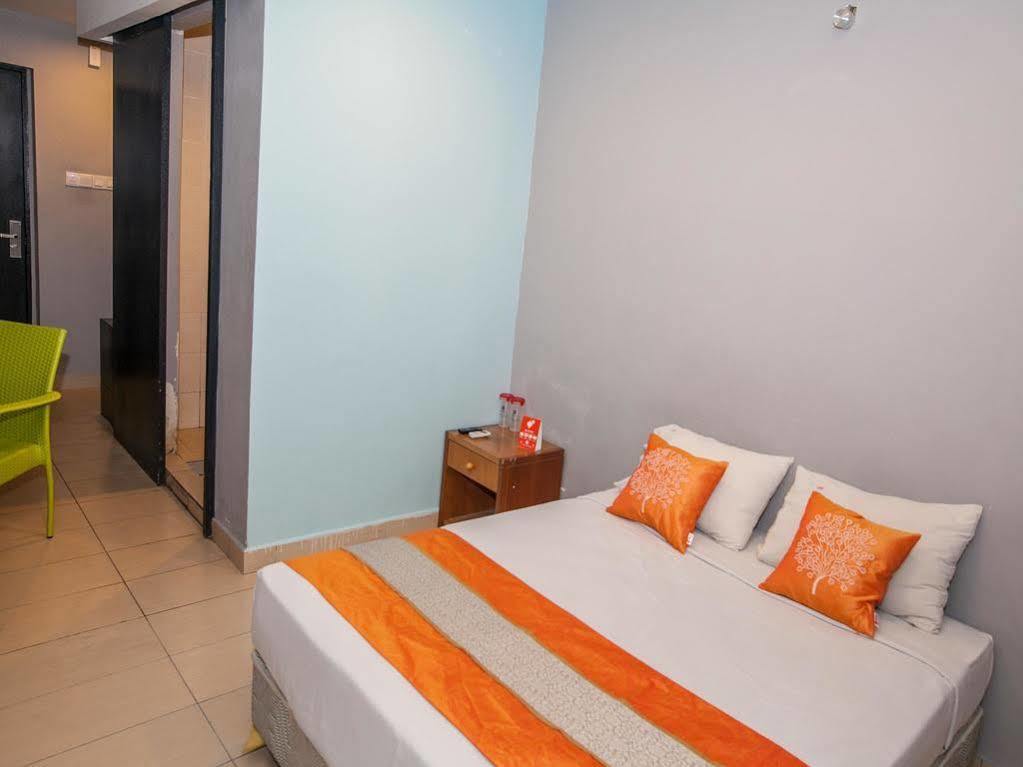 Oyo Rooms Center Point Mall Kota Kinabalu Exterior foto
